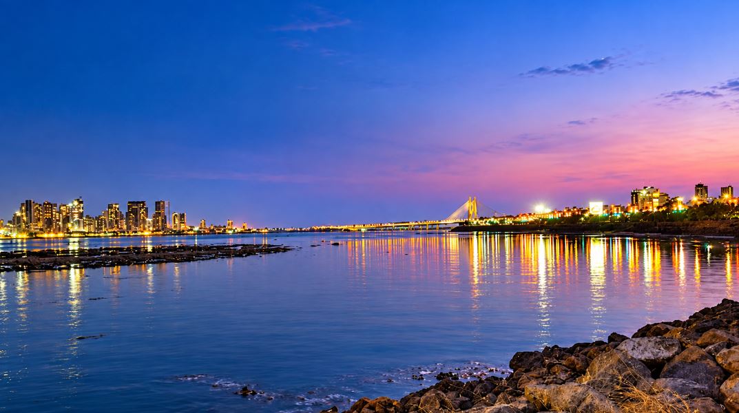 Bandra Bay Waterfront Project Begins in Mumbai